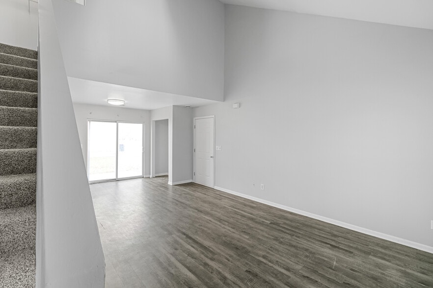 Building Photo - Meadowview Estates Family Homes