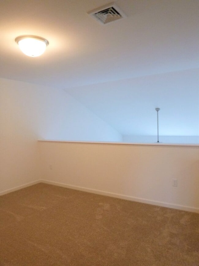 Building Photo - 4617 Hamlin Ln