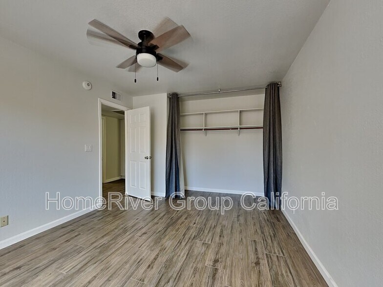 Building Photo - 5901 Spring Glen Dr