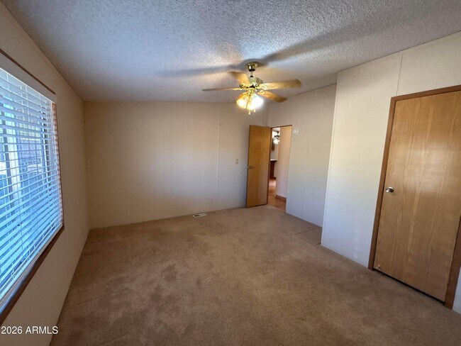 Building Photo - 44410 N 14th St