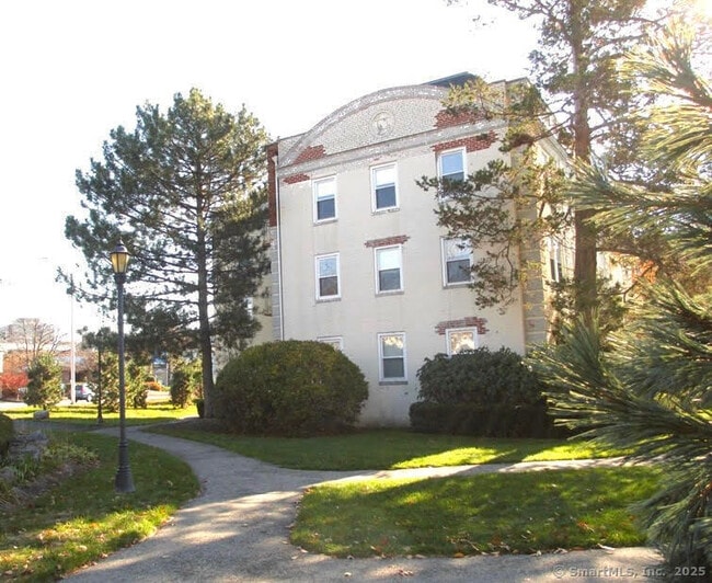 Primary Photo - 126 Woodside Green