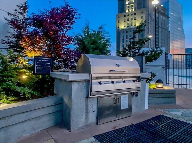 Building Photo - 3324 Peachtree Rd