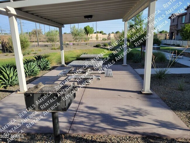 Building Photo - 4100 S Pinelake Way