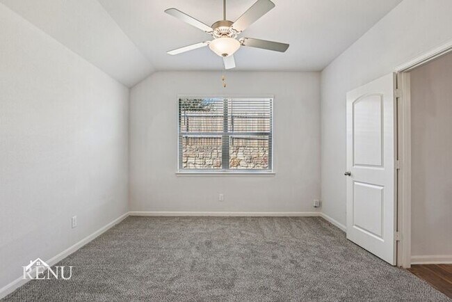 Building Photo - 313 Ridgeland Oak Dr