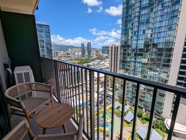 Building Photo - Fully Furnished Ocean View luxurious Studio with 1-Parking and storage at 'A'ali'i