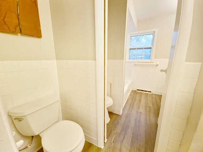 Building Photo - 3427 Westbury Rd, Shaker Heights, OH 44120