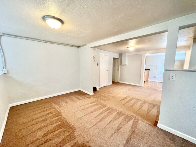 Building Photo - 414 E Mercer St