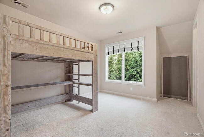 Building Photo - 2707 Turtle Lk Dr