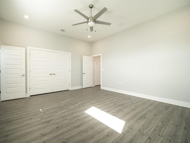 Building Photo - 120 Kimble Ln