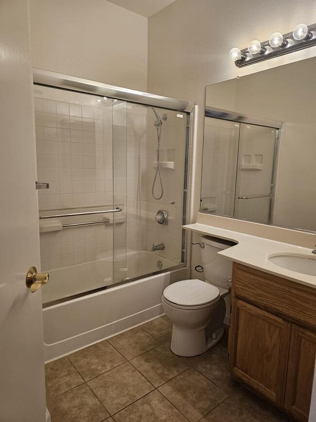 Building Photo - Modern 3BD/3BA Townhouse in Prime Union Ci...