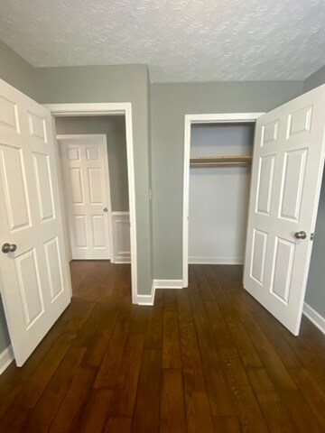 Building Photo - 5681 Pepperbush Dr