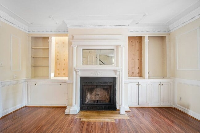 Building Photo - 307 Hawke St