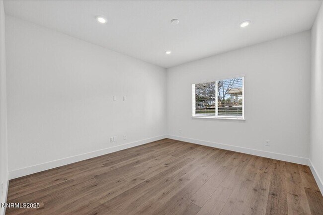 Building Photo - 1629 Icelandic Wy