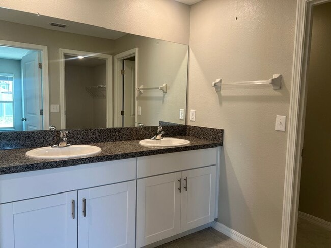 Building Photo - 7207 Jenkins Vista Ct