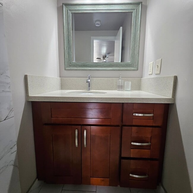 Building Photo - Cozy 1 bedroom in North Kihei