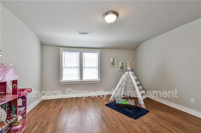 Building Photo - 2217 NW 25th St