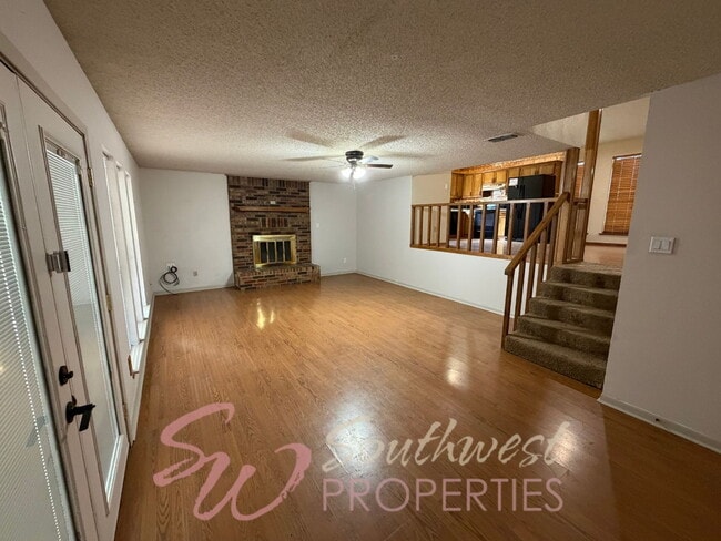 Building Photo - Spacious 3-Bedroom Home in an Established Neighborhood