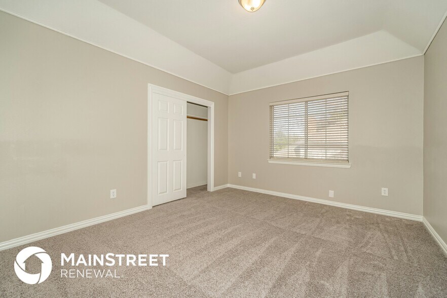 Building Photo - 4402 Spinnaker Dr