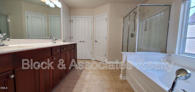 Building Photo - 410 Euphoria Cir