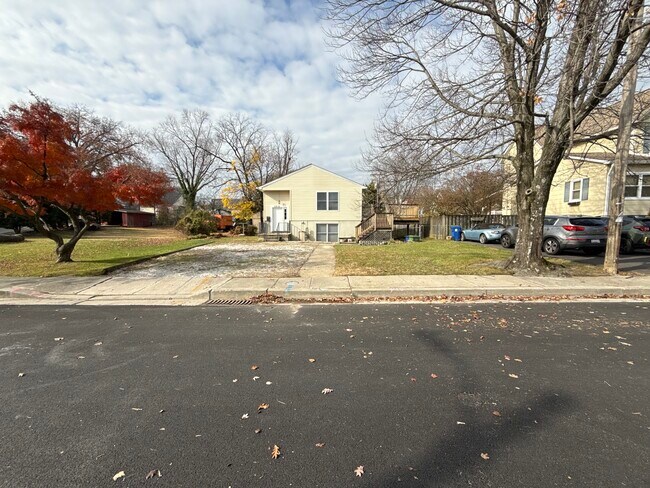 Building Photo - 5916 Sefton Ave