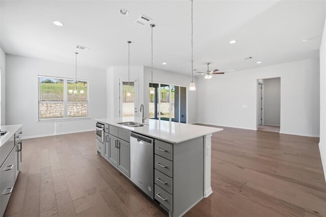 Building Photo - 478 Eclipse Dr