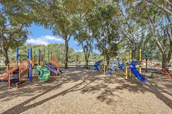 Building Photo - 15127 Trumpet Vine Ln