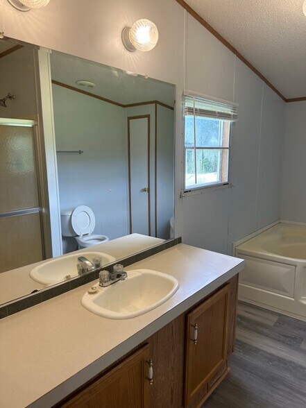 Building Photo - 115 McFalls Dr
