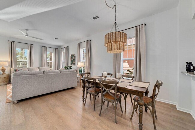 Building Photo - 9343 Marigot Promenade