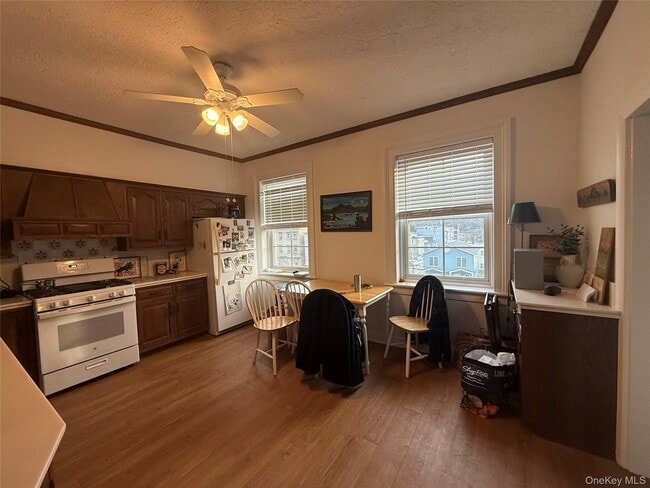 Building Photo - 5 Wood Ct