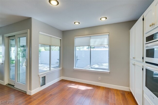 Building Photo - 9201 Buckhaven Dr