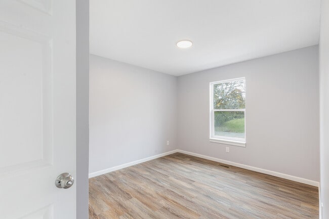 Building Photo - 6900 Seaver Dr NW
