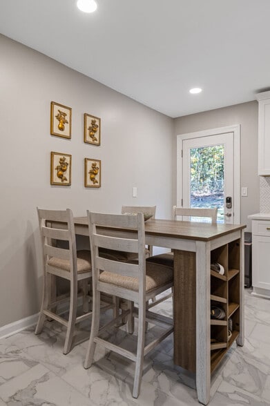 Building Photo - 6 Oriole Dr