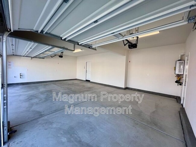 Building Photo - 30769 Valley Heights Dr.