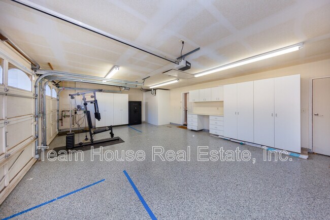 Building Photo - 22324 Circle J Ranch Rd