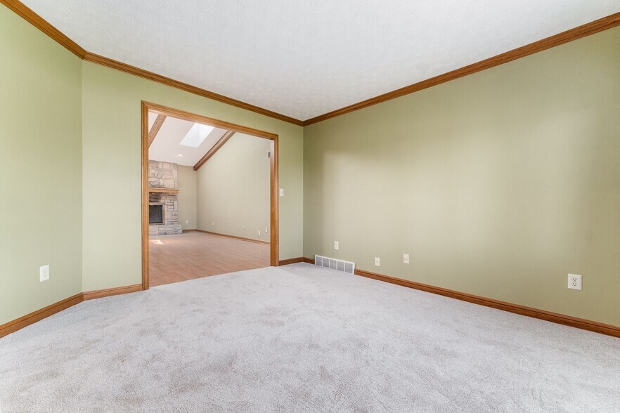 Building Photo - 6002 Bowen Rd