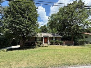 Building Photo - ADORABLE 3 BEDROOM,3 FULL BATH HOME IN N. ...