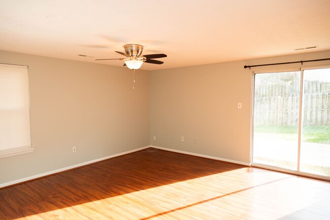 Building Photo - 1/2 OFF FIRST MONTH'S RENT West End Henric...