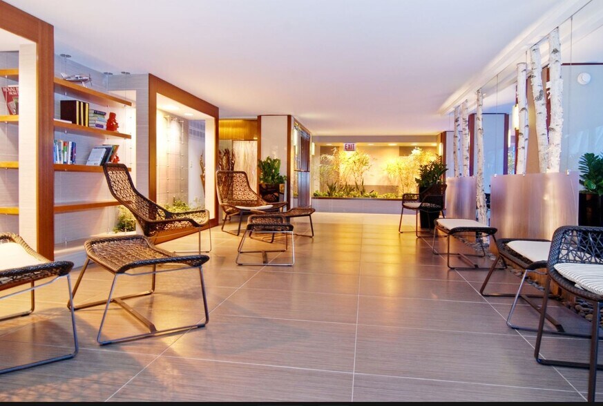 Building Photo - 400 E Randolph St