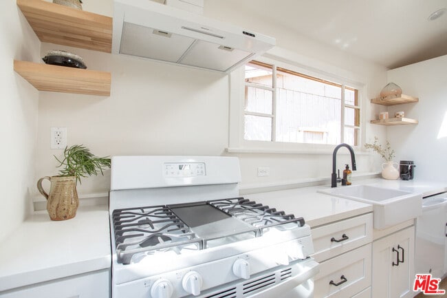 Building Photo - 125 Hackett Pl