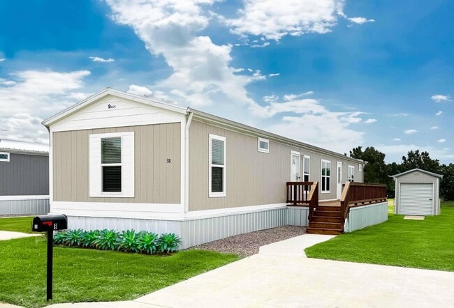 Building Photo - 1800 Oak Grove Rd E