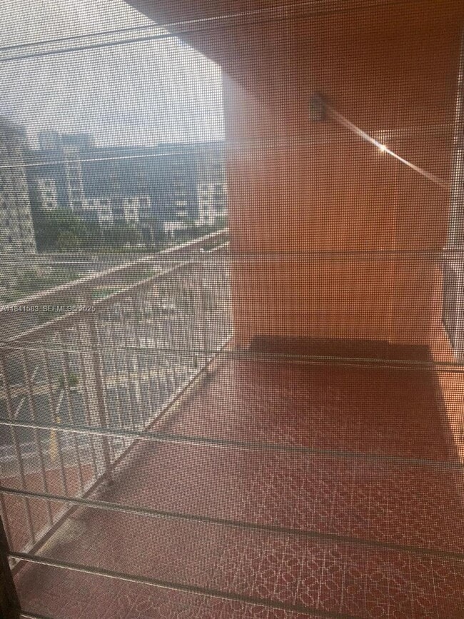 Building Photo - 2025 NE 164th St