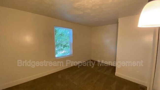 Building Photo - 14 Nassau St