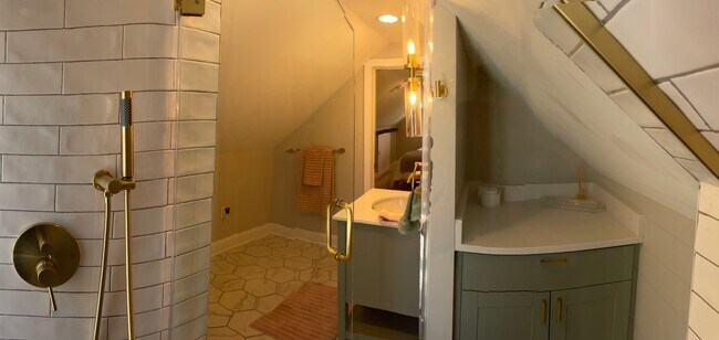 Building Photo - 158 N 59th St