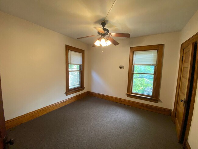Building Photo - 56 E Oakland Ave