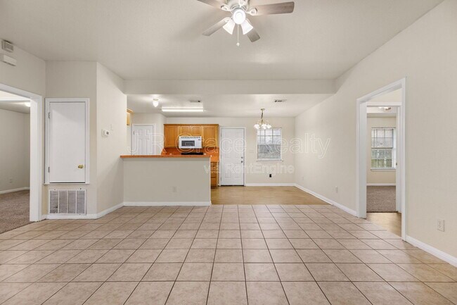 Building Photo - 109 Apple Ln