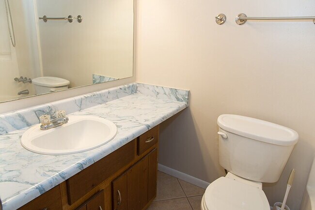 Building Photo - "Charming 3-Bed Oasis with 2 Full Baths in...