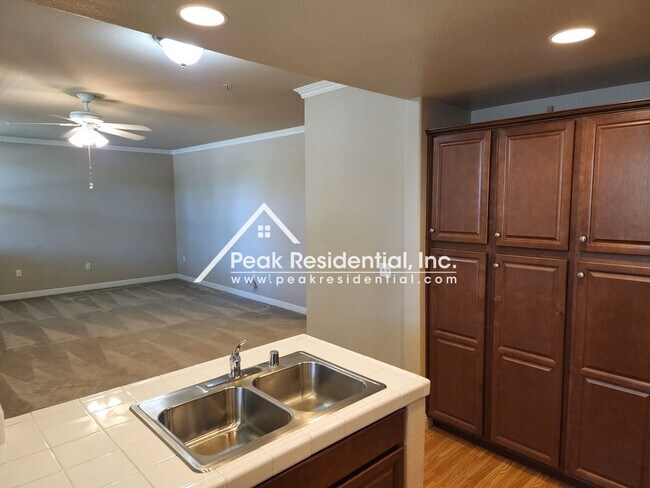 Building Photo - Beautiful Newer 1bd/1ba North Natomas Cond...
