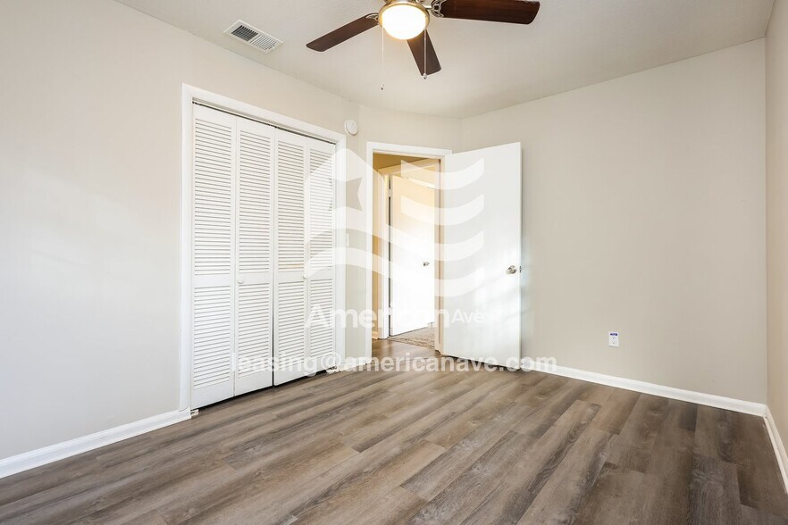 Building Photo - 4784 Gardiner Dr