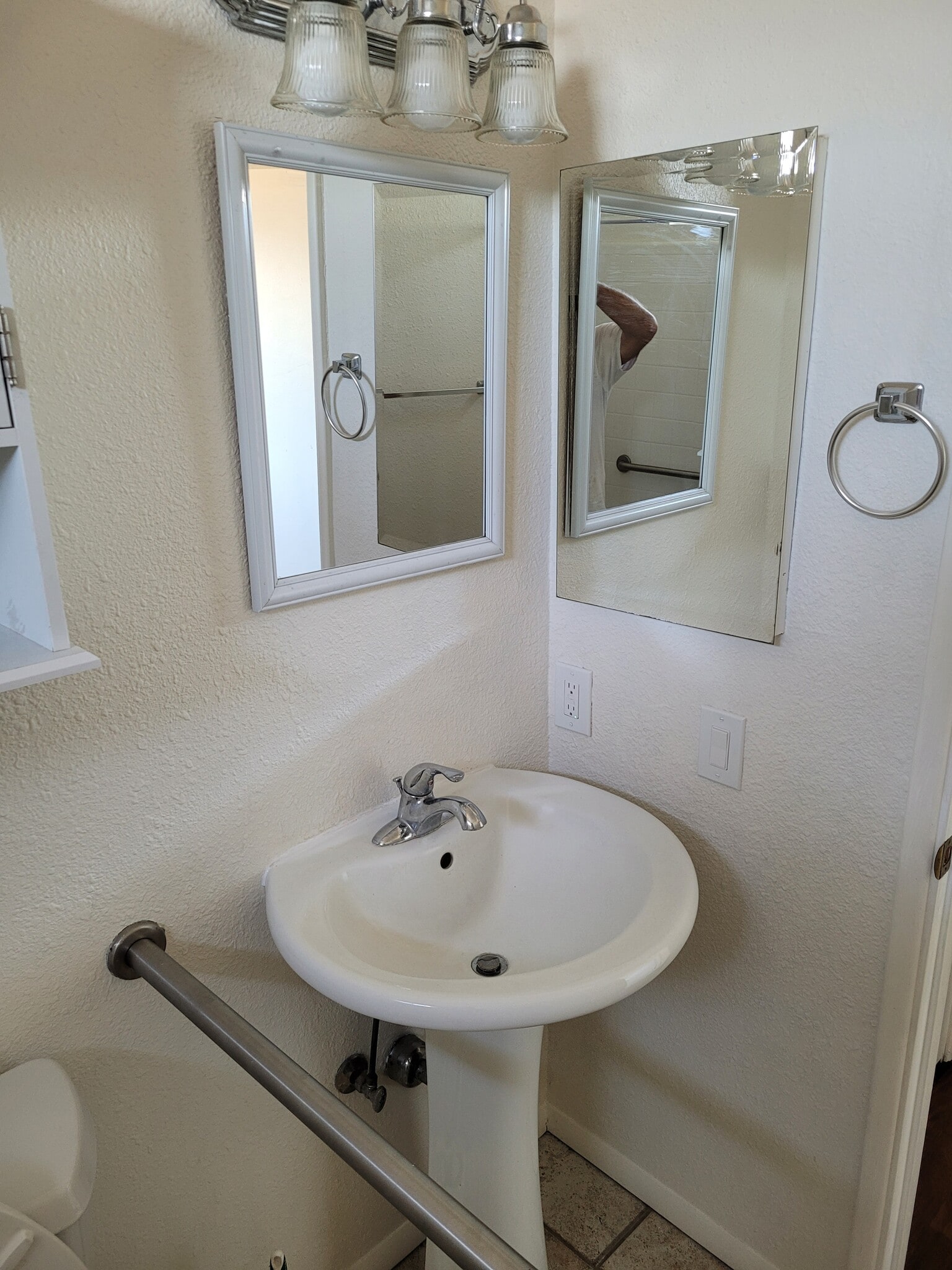 Building Photo - 1033 S 5th St