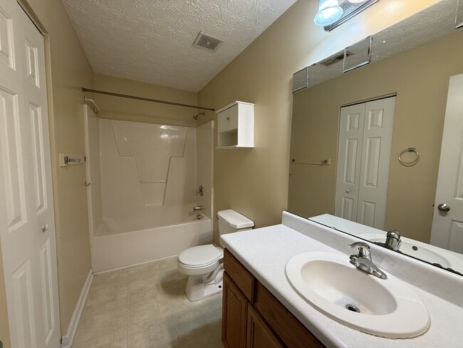 Building Photo - 509 Cove Hollow Dr